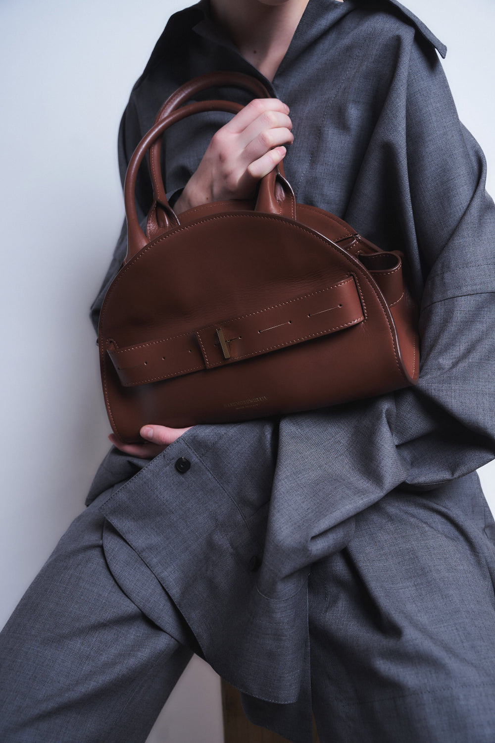 PIADA MEDIA - LEATHER BELTED MEDIUM BOSTON – HARUNOBUMURATA