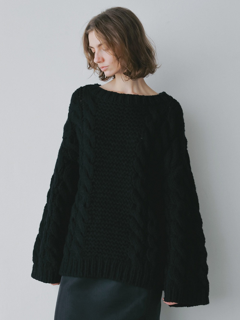 ハンドケーブルニットプルオーバー | Knit | HER. Online Store