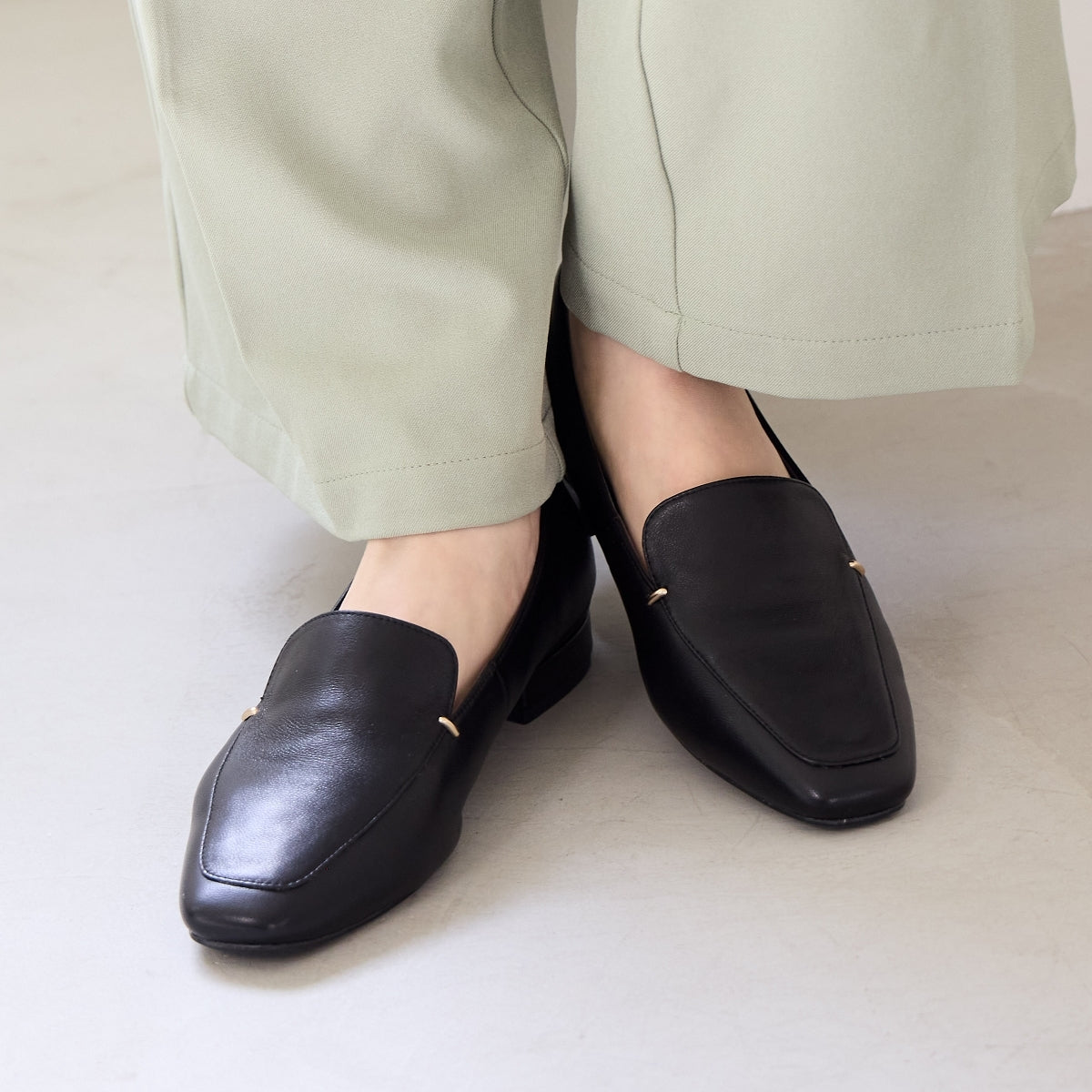 WEB限定デザイン/再入荷】メタルアクセントローファー/640009