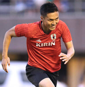 横浜C】中村俊輔が入団会見「カズさんもいるので、『年齢も年齢なので