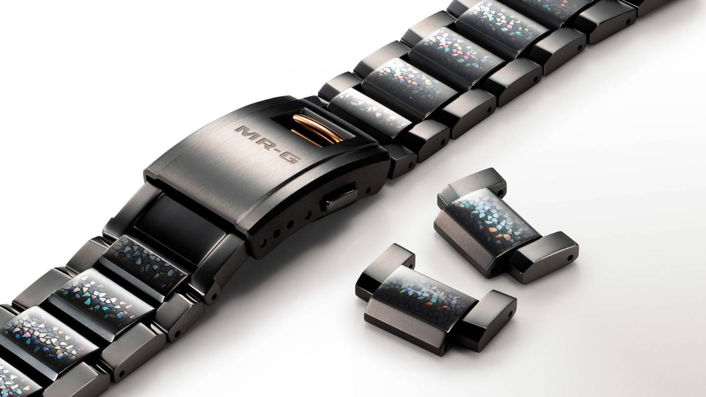 G-SHOCK”世界限定800本 燦々と輝く日本刀をモチーフにした“MR-G” 刃文