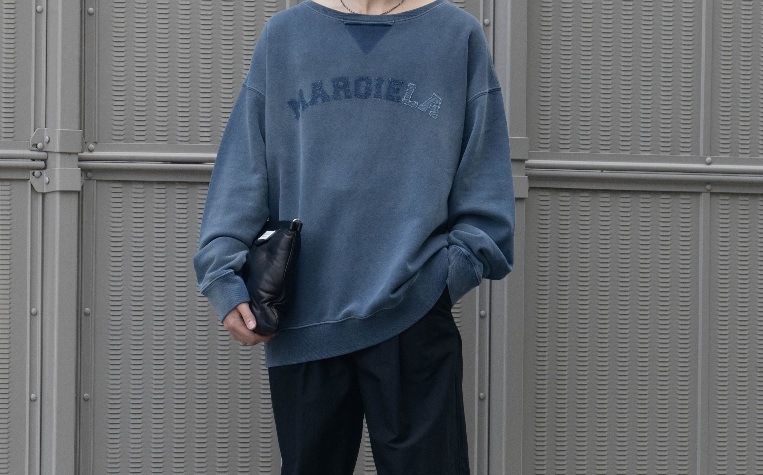 メゾンマルジェラのヴィーテージ加工 ロゴスウェット | HUES 福岡