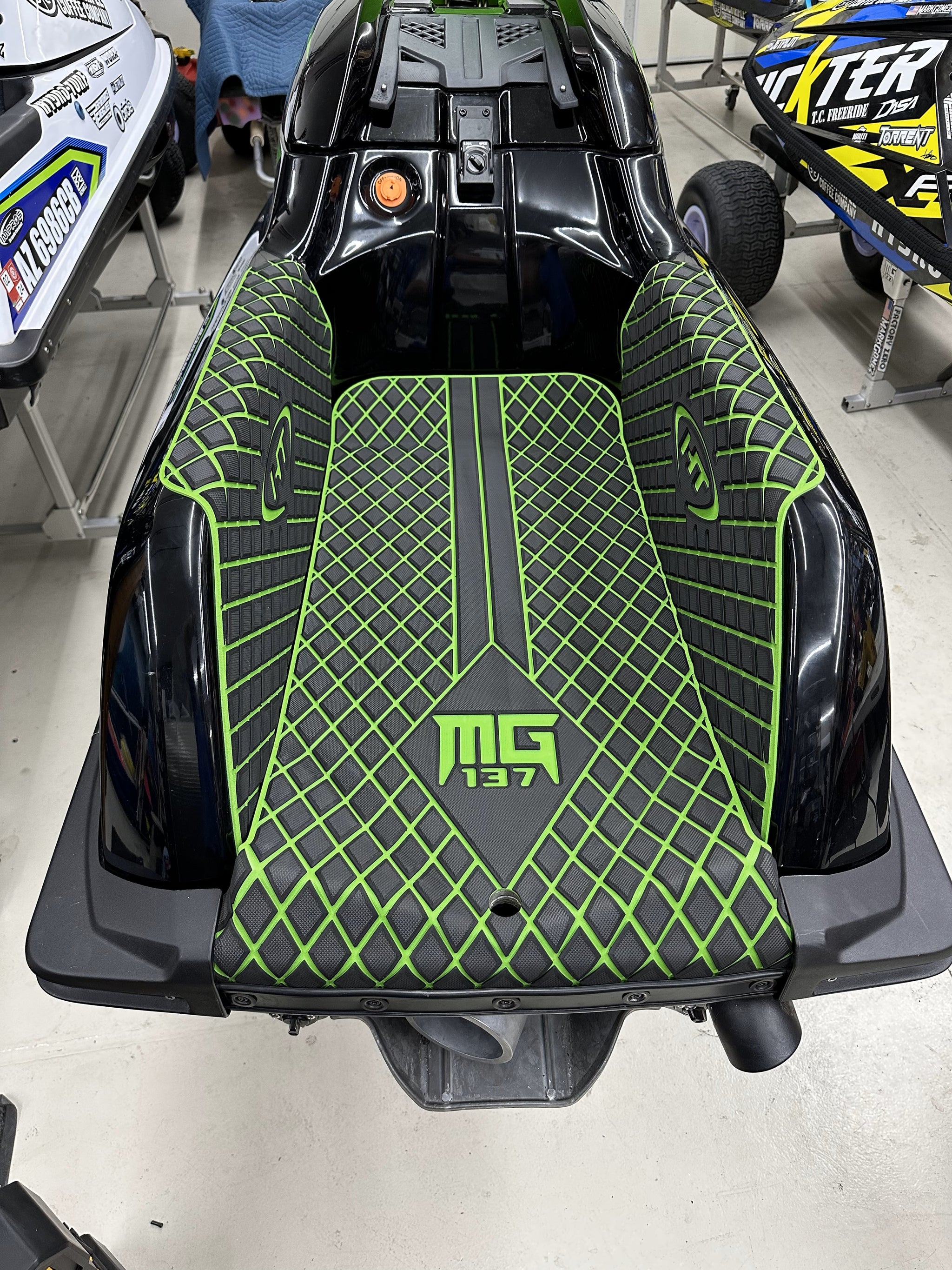 Pro Series SX-R (17-24) with 2