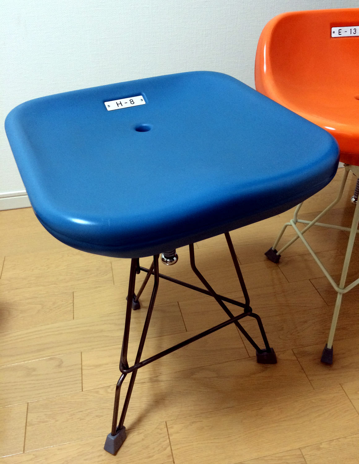 国立競技場の座席 （自由席 / 指定席） からスツールを作ってみた