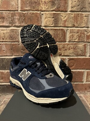 New 9 New Balance 2002R Gore Tex Navy Vintage Indigo Sneakers