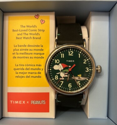 Timex Men's Watch Standard Peanuts Snoopy Ice Skating Green Dial