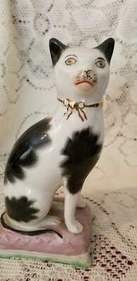 ANTIQUE STAFFORDSHIRE POTTERY SEATED CAT ON PILLOW FIGURE FIGURINE