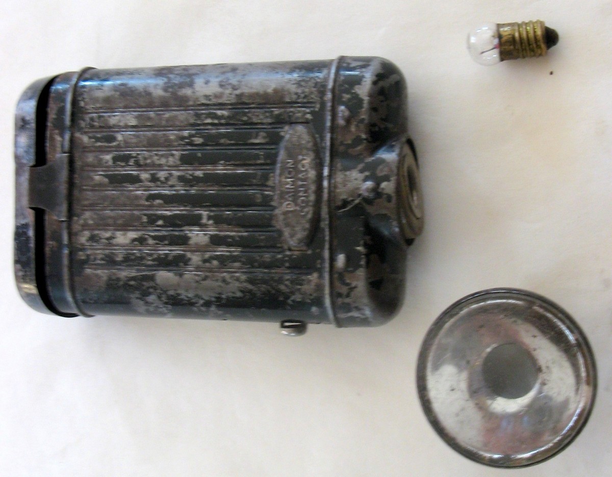 Vintage flashlight portable Germany DAIMON CONTACT WWI , WWII