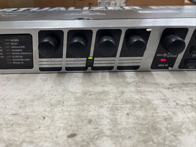 Behringer DSP2024P Virtualizer Pro - Multi-Engine 24-Bit Multi