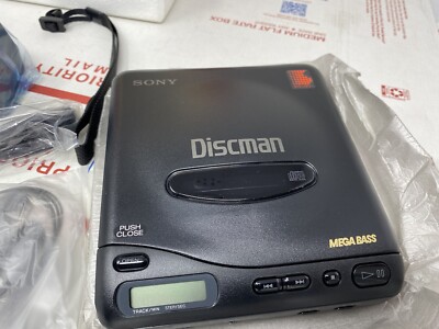 Vintage SONY Discman Personal CD player D-11 Walkman D11 Made in