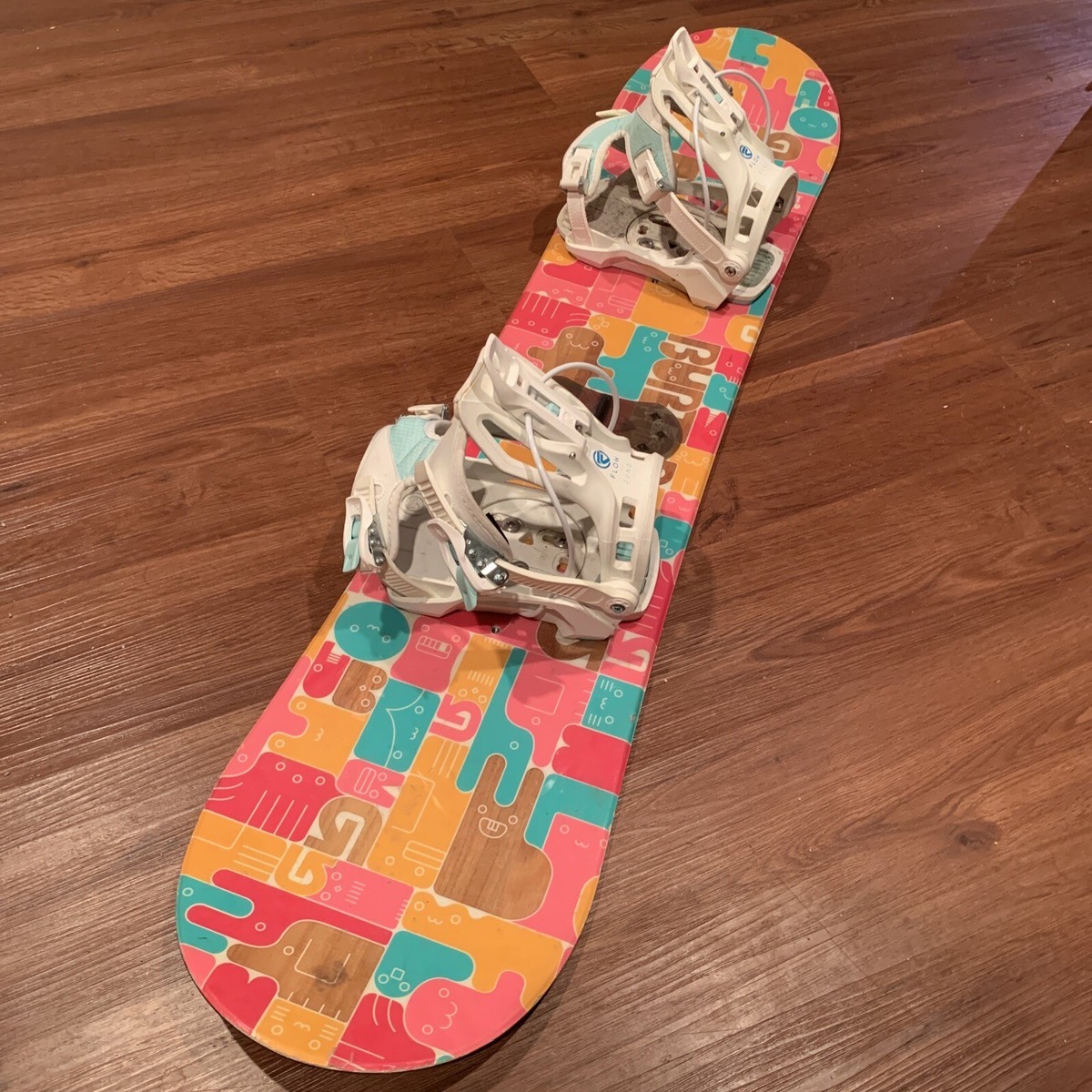 Snowboard, Burton 120cm Chicklet With Small Flow Juno Bindings