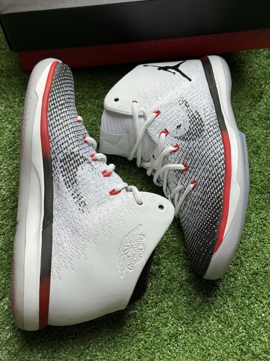 Rare Jordan XXX1 Chicago 845037-108 Size 11 New No Box White Black