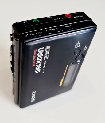 VINTAGE 1990's SONY WM-GX51 Recording WALKMAN PERSONAL RADIO