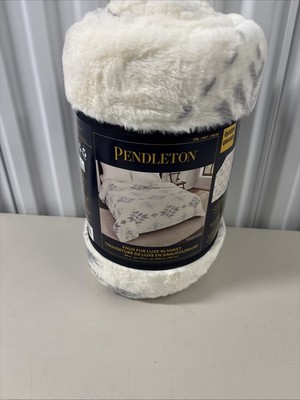 PENDELTON Reversable Faux Fur Luxe Blanket Queen 98x92 in 1796166
