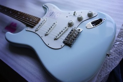 Fender Made in Japan Traditional Late 60s Stratocaster Sonic Blue