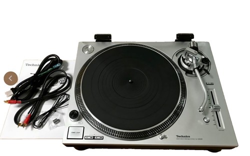 Technics SL-1200MK5 Direct Drive Turntable Ortofon 2M Cartridge
