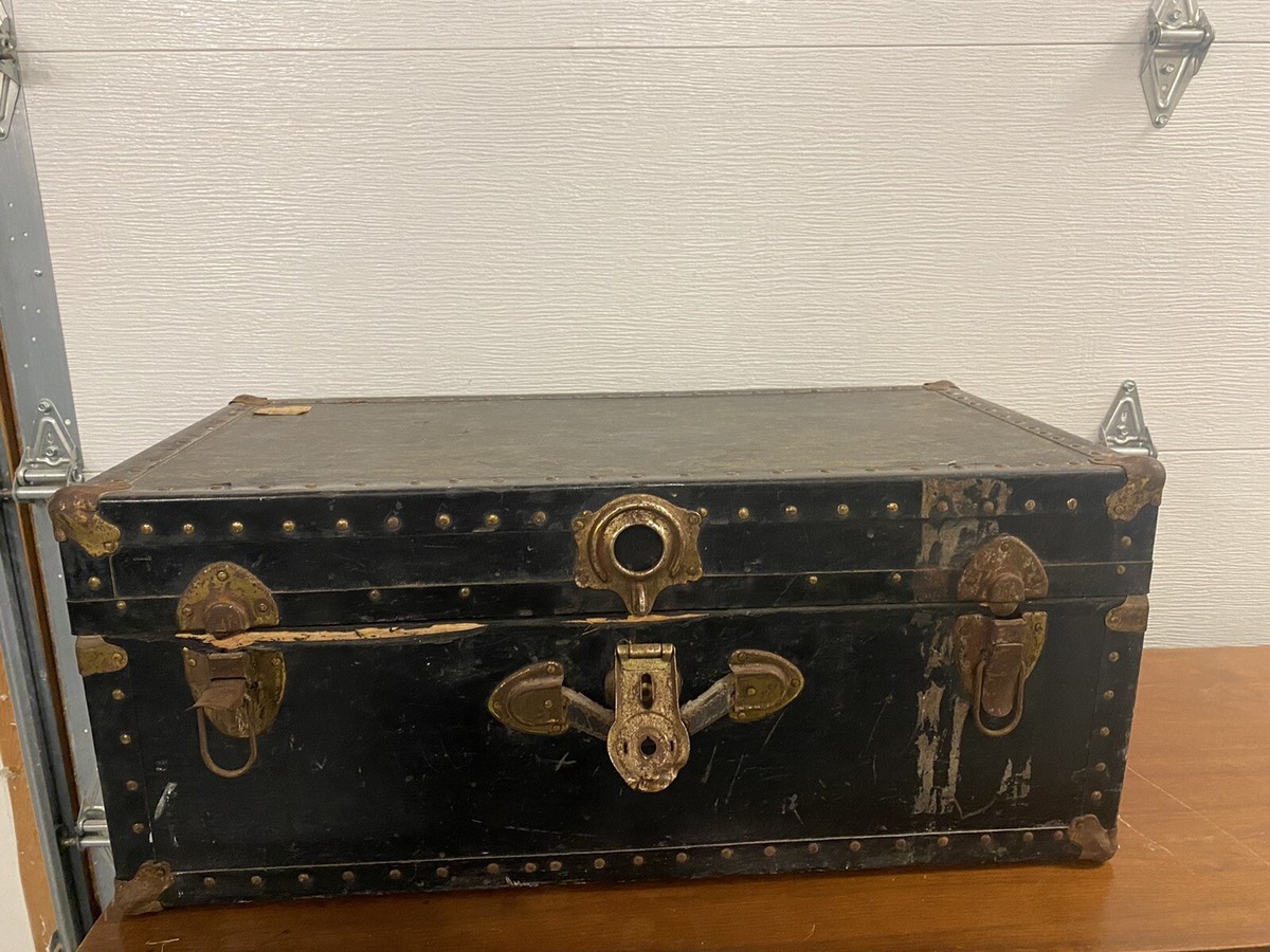 OLD VINTAGE TRUNK STEAMER BLACK BRASS METAL RIVETED GOOD LATCHES
