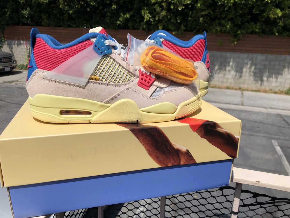 Size 8.5 - Jordan 4 Retro x Union LA Mid Guava Ice, New