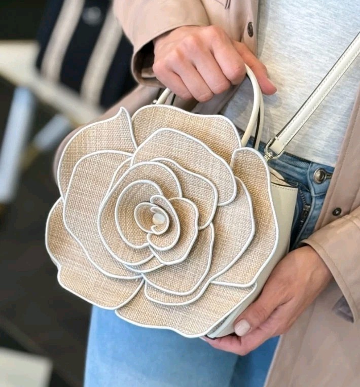 NWT Kate Spade Rose 3D Flora Straw Crossbody Bag Handbag Novelty