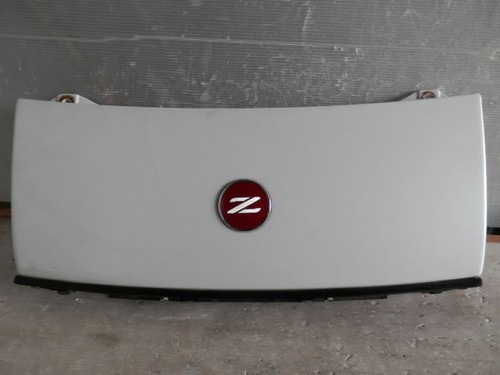 JDM Nissan Z32 300ZX Fairlady Z Black and Silver Front Emblem