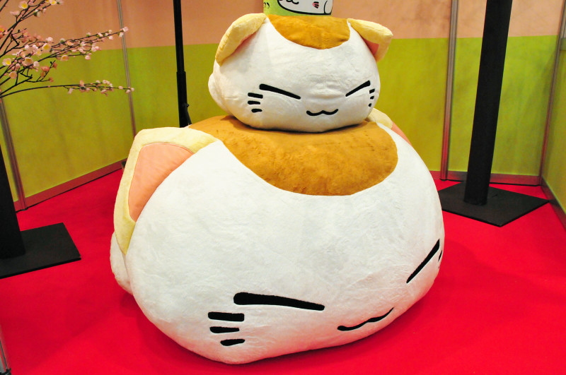 重なっていたりぎゅっと集まったりフワフワだったりする「ねむネコ