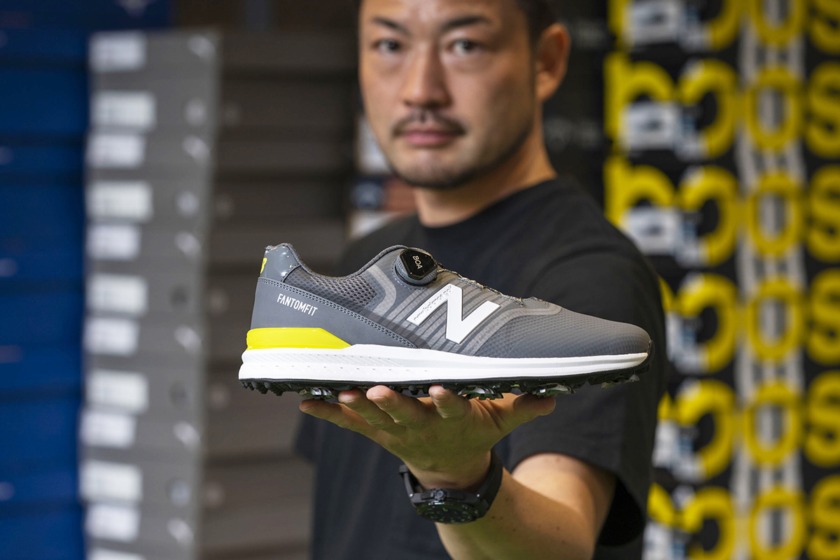 ニューバランス「FANTOMFIT996 BOA」を試し履き｜GDO ゴルフ