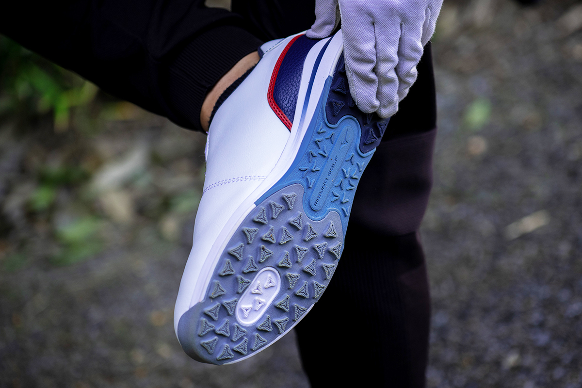 地面を感じる！”ラウンドは歩きたい派”におススメ ミズノ「ネクス