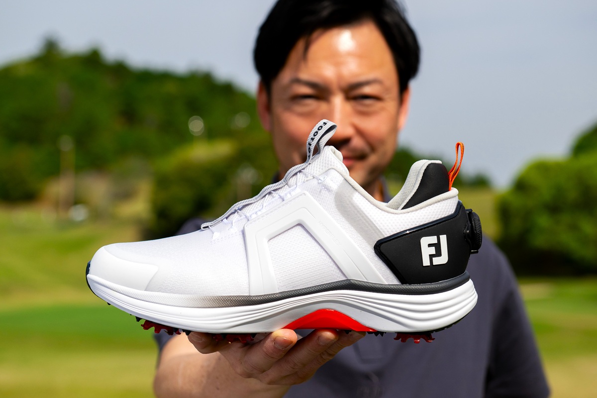 まるでゴルフボール！？“内柔外剛”の履き心地 フットジョイ「ハイパー