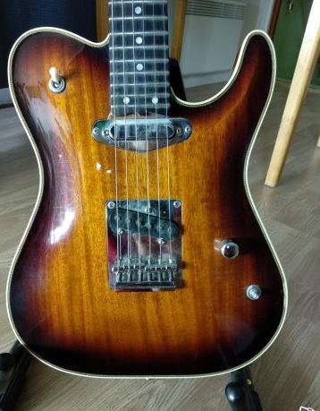 Valley Arts M Deluxe 