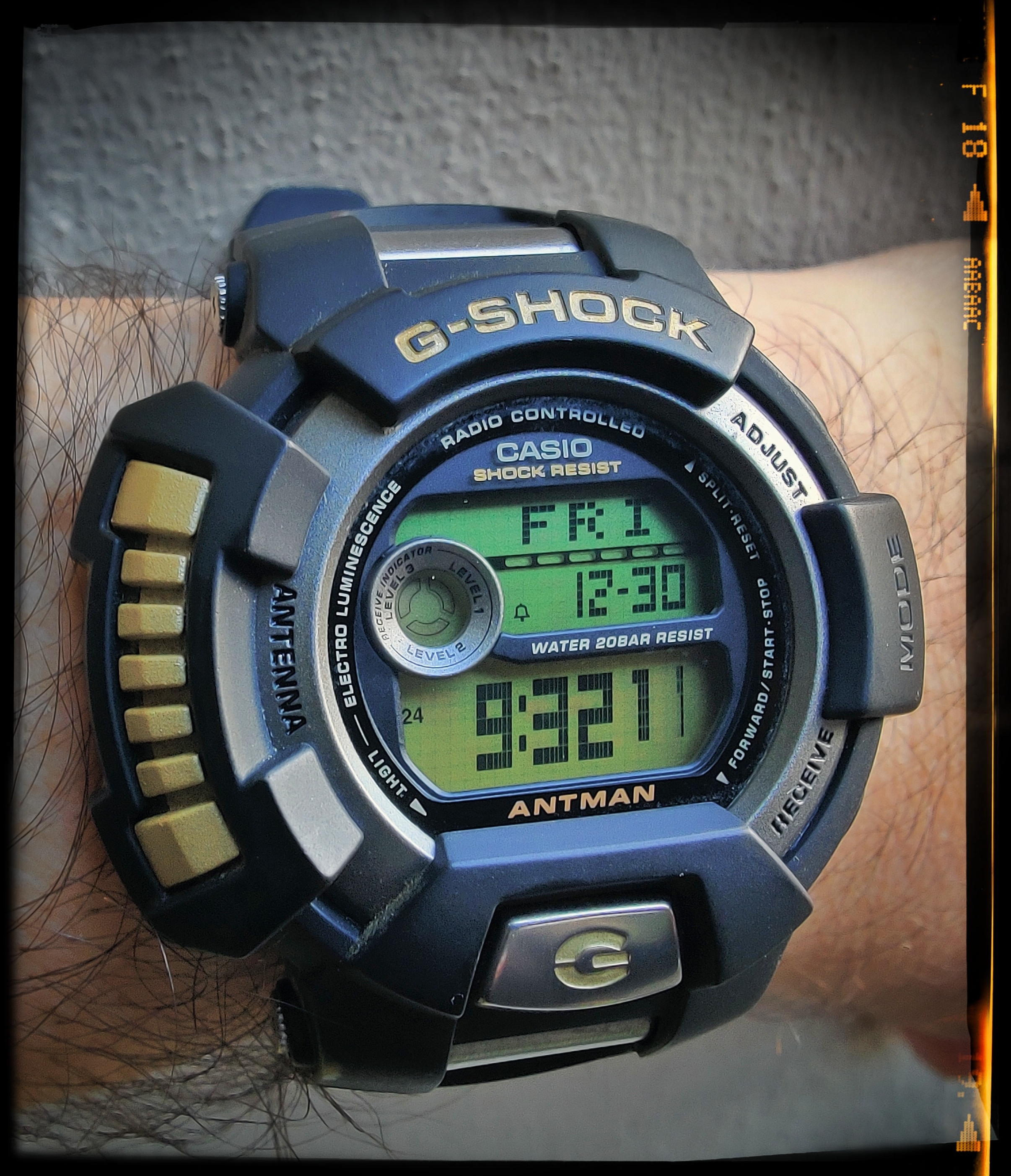 The last watch for 2022 is a truly special one. Casios 1st radio