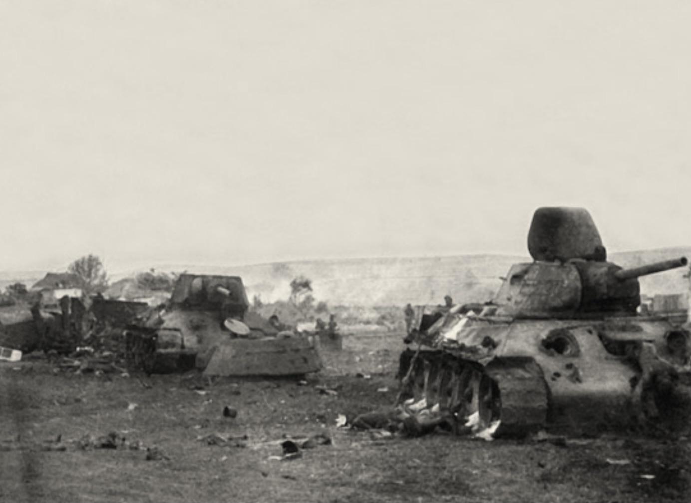 Destroyed T-34s at the Battle of Kursk, 1943 : r/TankPorn