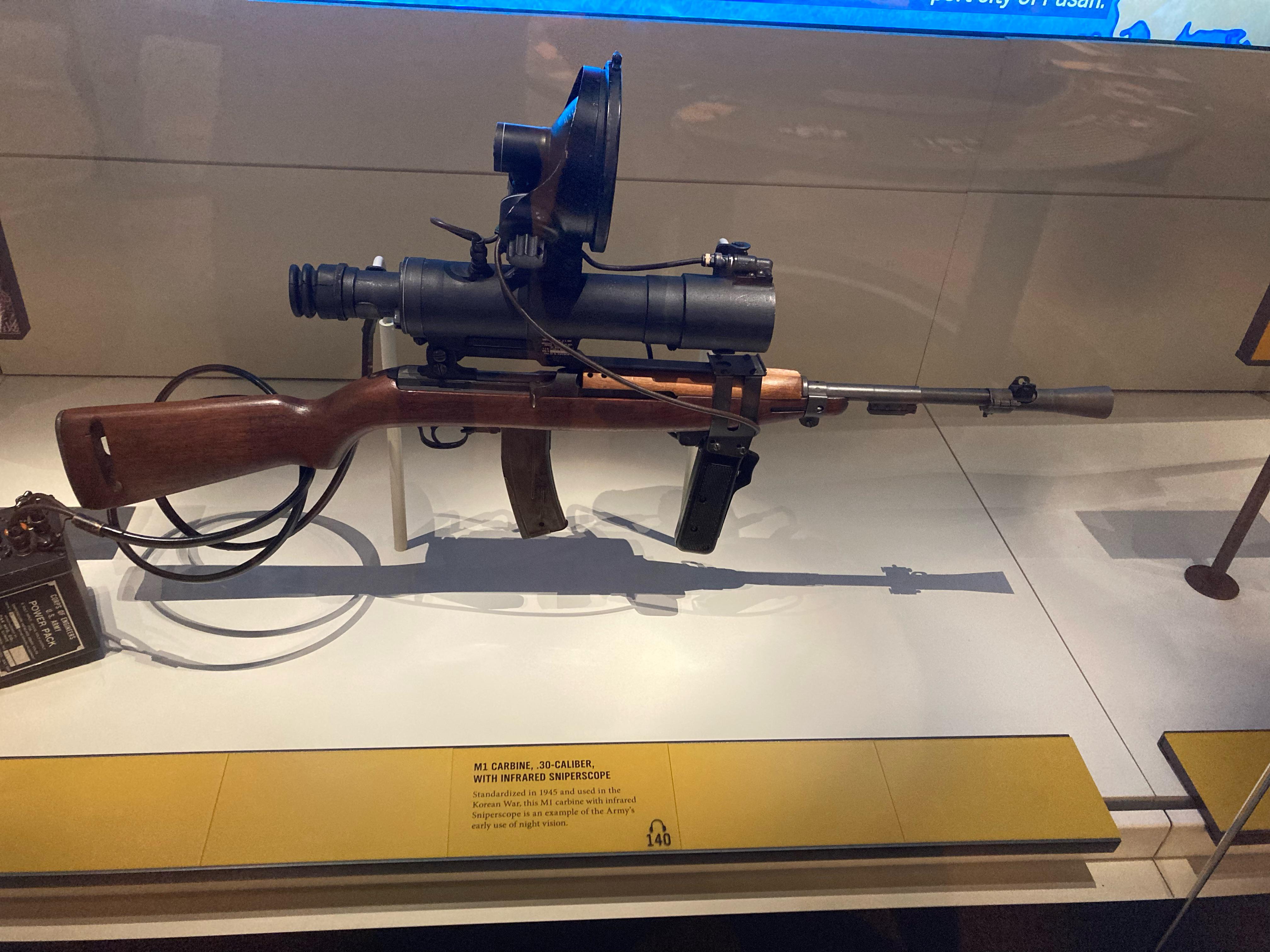アメリカ陸軍博物館の赤外線スコープ付きM1カービン : r/BattlefieldV