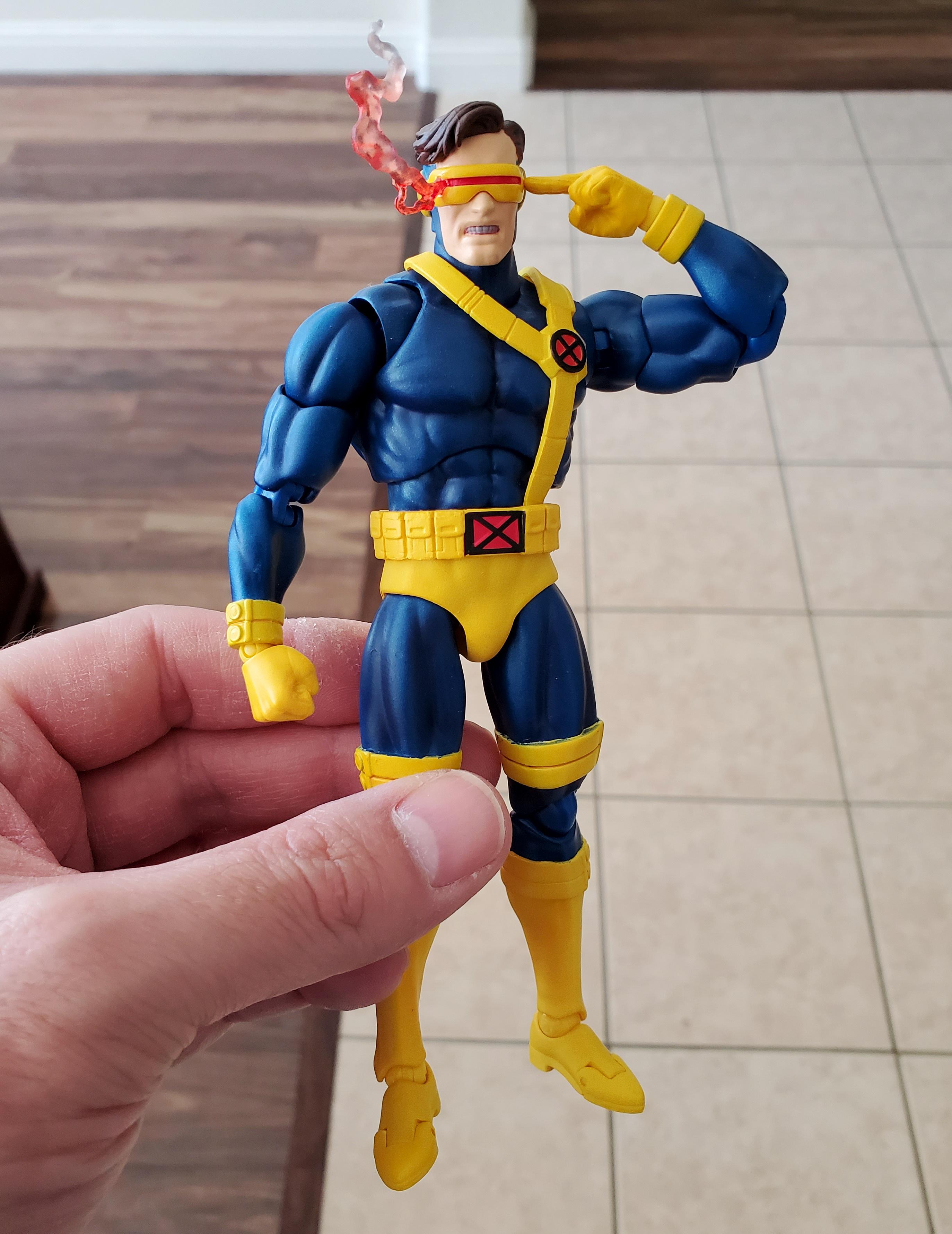 今日、Mafexのサイクロプスが届いたよ。ちょっとした問題はあるけど