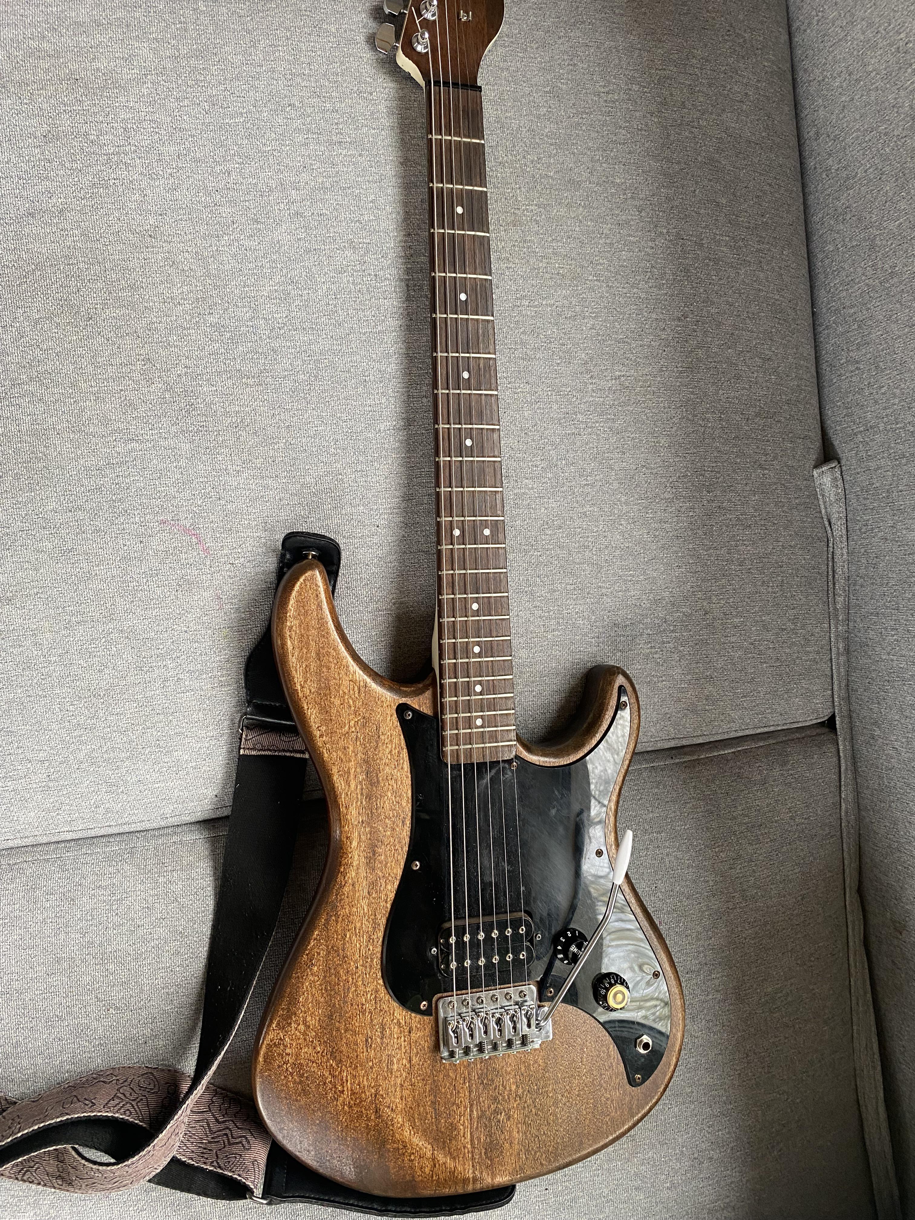 Yamaha SE110？ : r/guitarporn