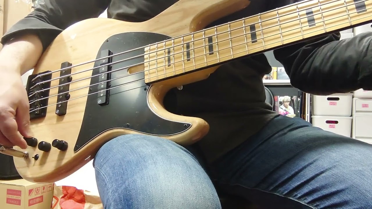 Fodera NYC Empire 5 Strings 70FH/21 Natural DEMO - YouTube