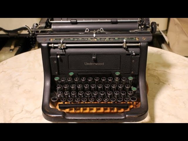 1940 Underwood Master Typewriter - YouTube