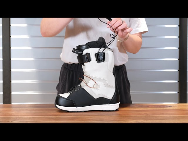 DEELUXE Empire Lara 21/22 Snowboard Boots - YouTube