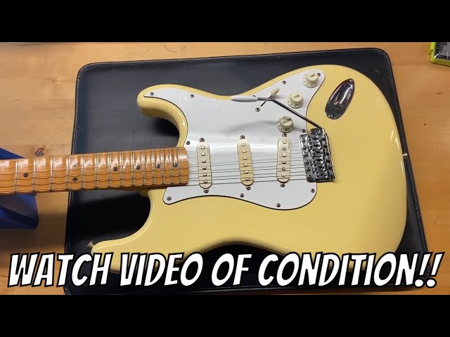 1990 Fender Yngwie Malmsteen Stratocaster ST72 86DSC Yellow White