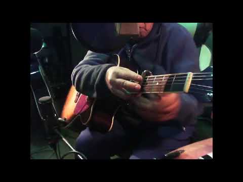 Takamine T-J3C/TBS - YouTube