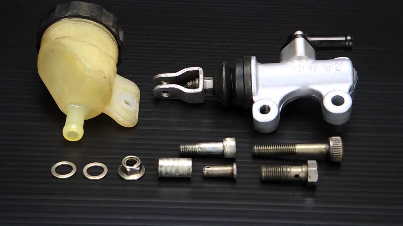 ホンダ【CB750F】純正リアブレーキマスターシリンダーはこんな感じです