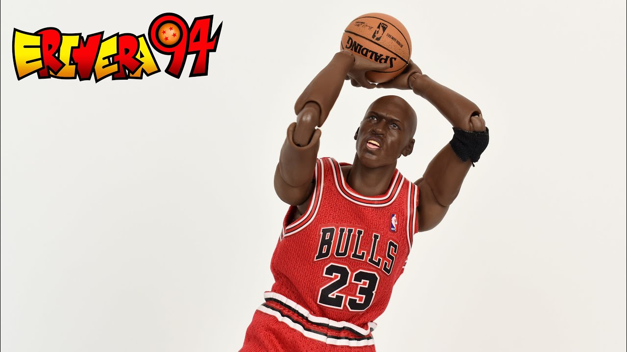 Medicom Mafex No. 100 Chicago Bulls MICHAEL JORDAN Figure Review