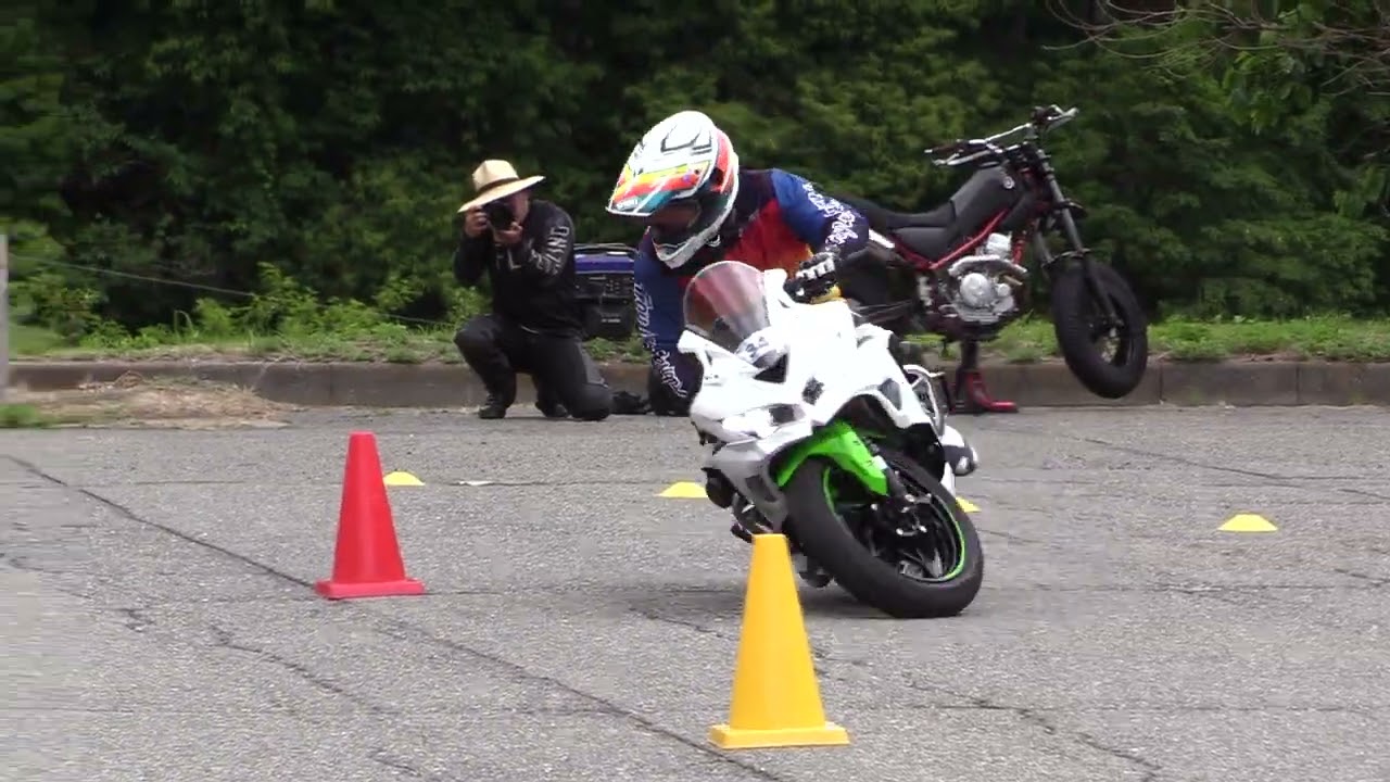 240609TA 1H ばぅ ZX4R 白 51.659 - YouTube