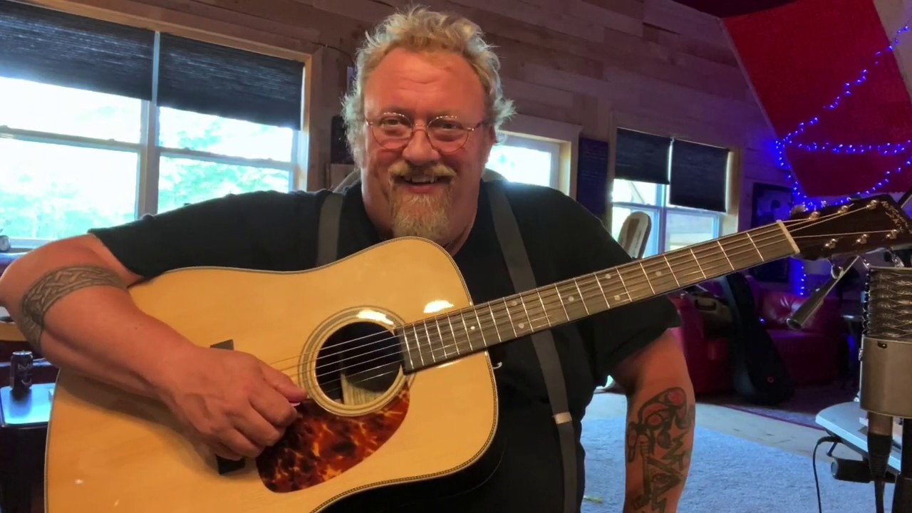 Recording King A9M Dreadnought Guitar | Elderly Instruments - YouTube