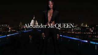 セイディー・シンクやナオミ・キャンベルらが登場 ! アレキサンダー