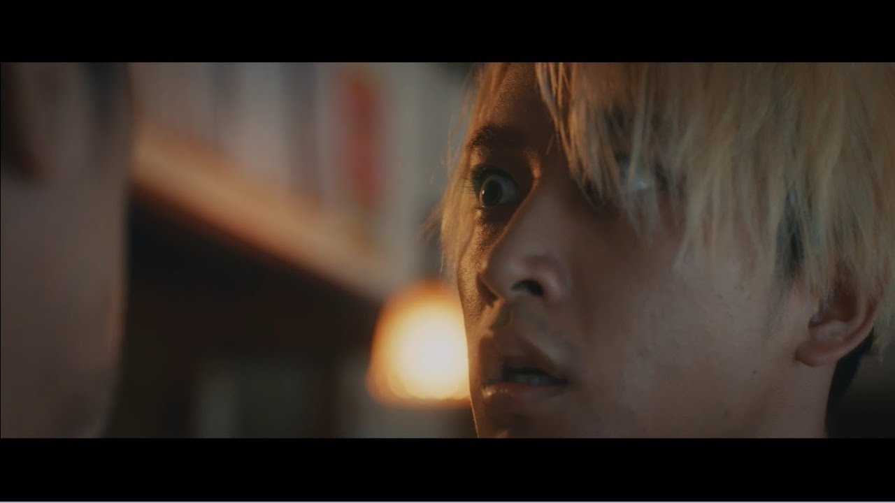 加藤雅也、胸ぐらつかまれ壁に穴 息子役・佐藤寛太が“壁ドン”で