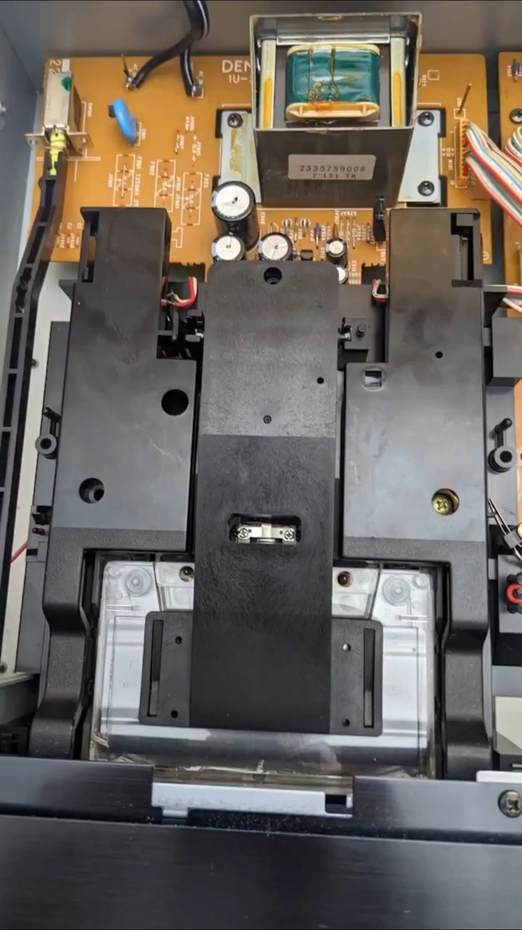 Inside Denon DRR-780 Cassette deck - YouTube