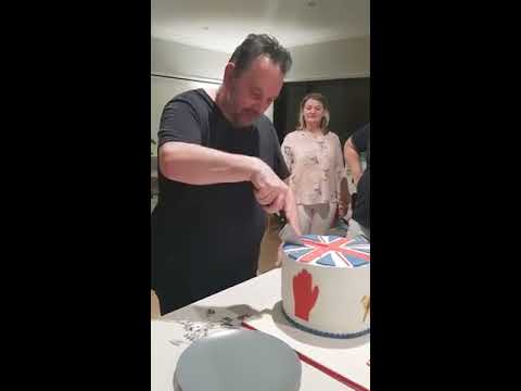 The cross devide birthday cake - 986755 - YouTube