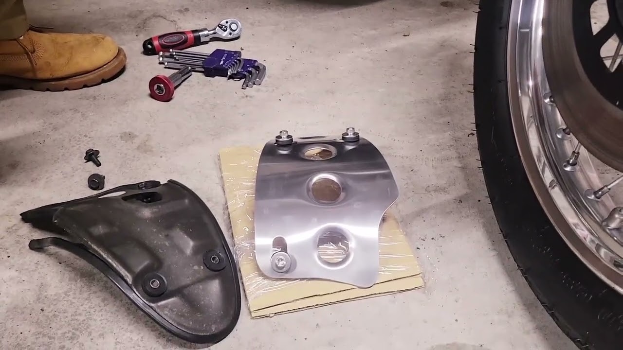 ヤマハSR400】アンダーガードを交換する - YouTube