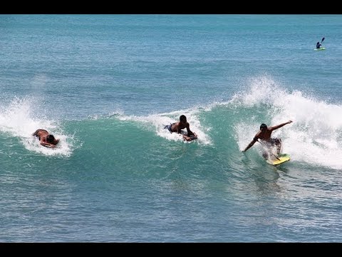 ハワイのボディボード専用ビーチ「ワイキキ ウォールズ」 - YouTube