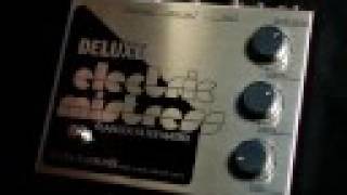 Electro Harmonix Deluxe Electric Mistress - YouTube